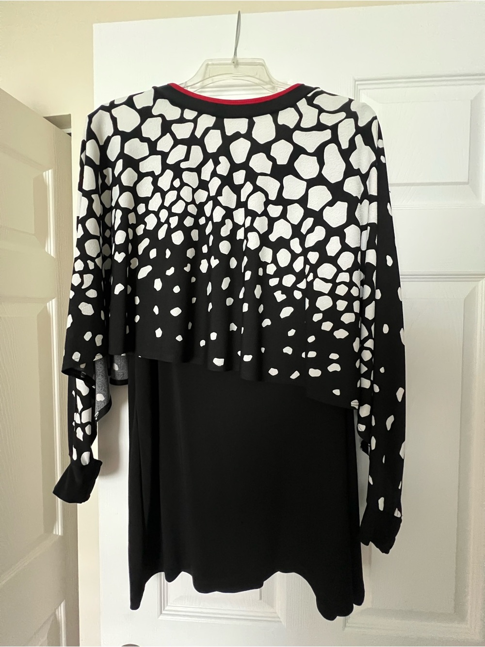 Kenneth Cole Black & White Pebble Print Layered Tunic with Red Neck Trim